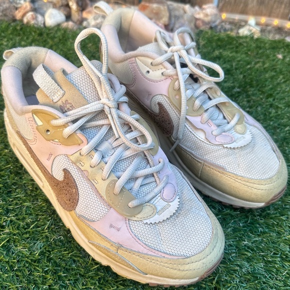 Nike Air Max 90 Futura Neapolitan Sneakers - Picture 5 of 7